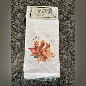White and Green Kitchen Towel Set